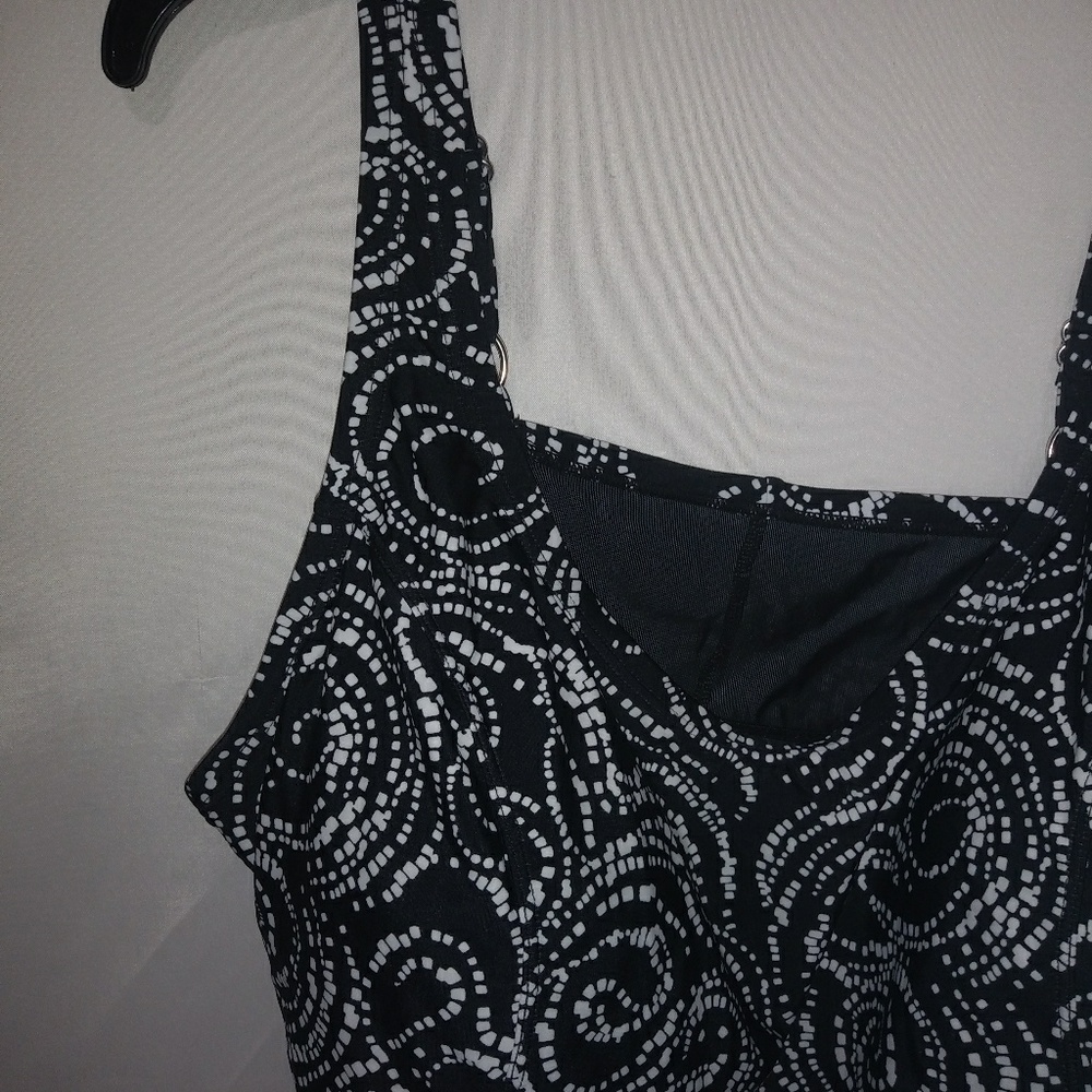 SJB 24W Black White Tankini Swim Top Plus - Picture 3 of 5